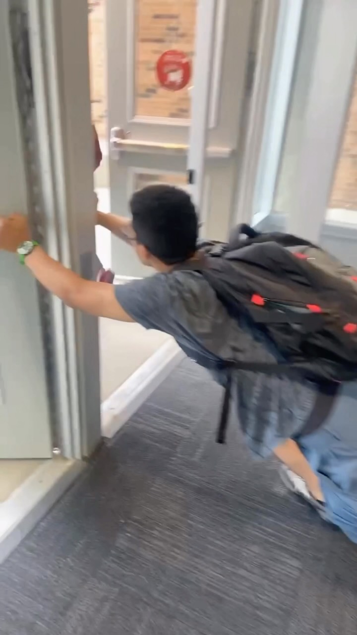 The 3 door hold is mad elite 😭🫡 #goodcitizen #nice #communitycollege