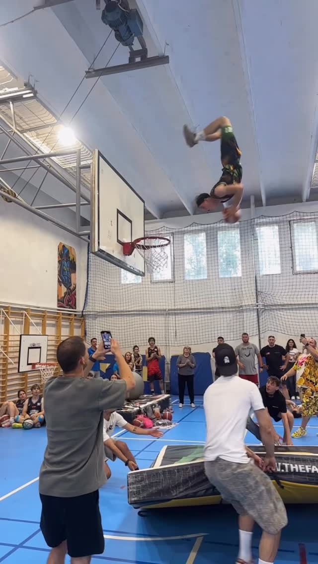This is the hardest DUNK in the whole world!