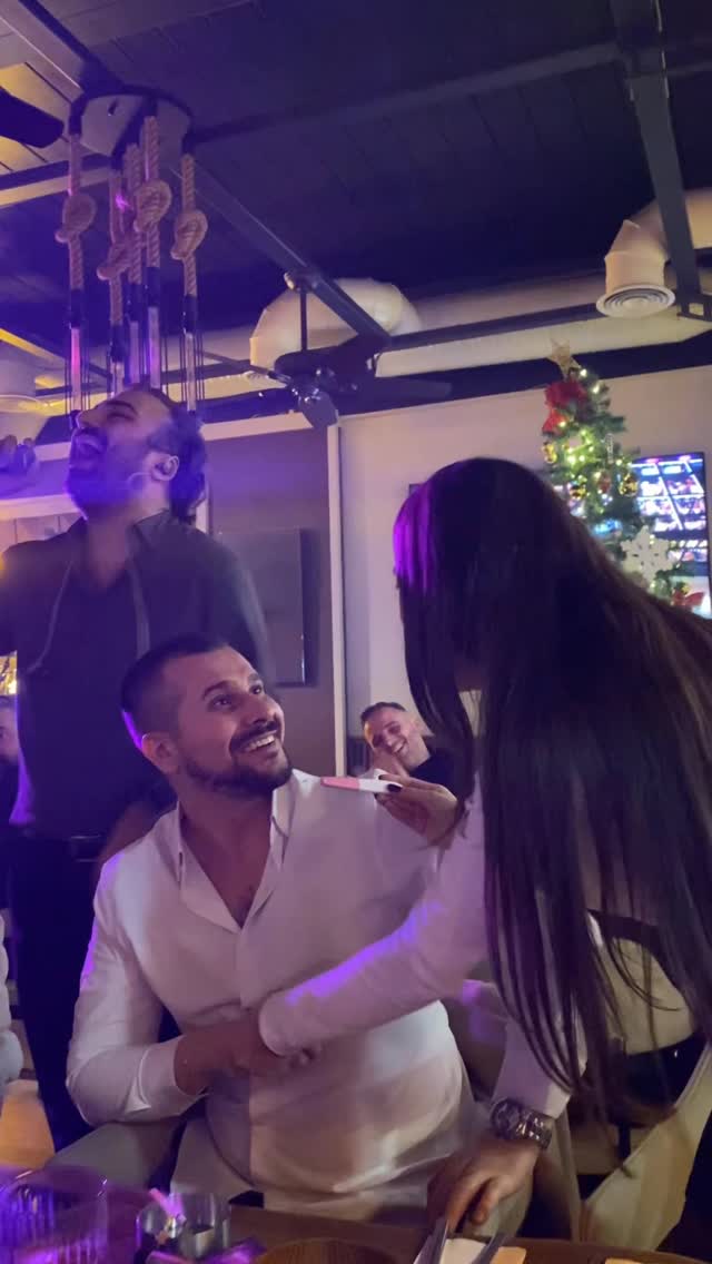 Eşime hayatının sürprizini yaptım ve tepkisi… 👶🥹❤️ #hamilelik #pregnancyannouncement #gebelik #surpr…