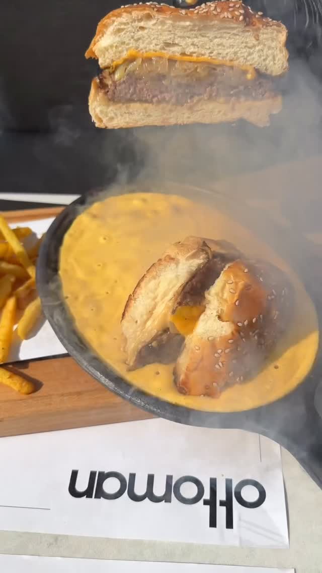 Deniz Kenarında Bu Fiyata Bu Burger Menü Çok Ses Getirir 😍 @ottomanfocamarina İşbirliği 👫 Birlikte G…