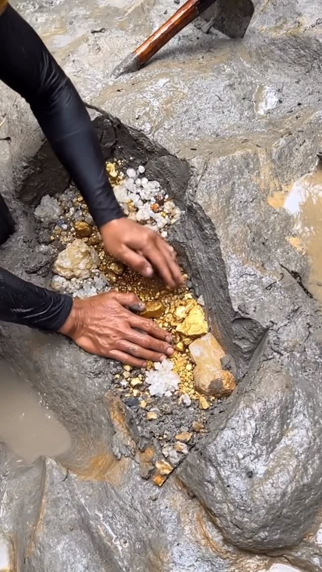 The process of finding gold | finding gold in bedrock fragments | finding gold nuggets worth $2500 a…