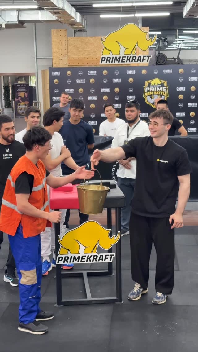 Akimbo vs Jamshid armwrestling🥶 prank