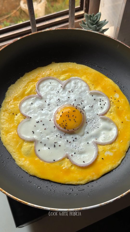 Egg Flower Omelette 🍳 Recipe inspired by : @foodtalesofparomita #explorepage #foryou #cooking #recip…
