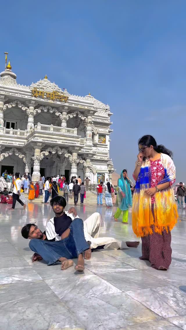 Vrindavan me Radhe radhe 🙏🏼🥰 @akshay_dancer01 #viral #trending #reels #instagram #explore