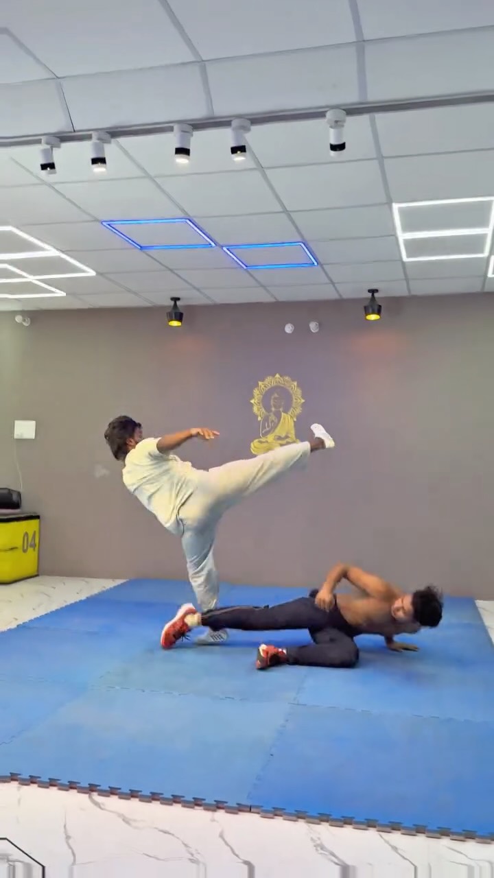 Reverse Sweep Kick Training | Easy Step-by-Step Guide for Beginners🔥#ReverseSweepKick #MartialArtsTu…