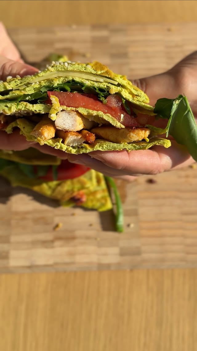 Ekmek yerine bunu dene pişman olmayacaksın 👀🥑 Malzemeler: * 1 adet olgun avokado * 2 adet yumurta * …