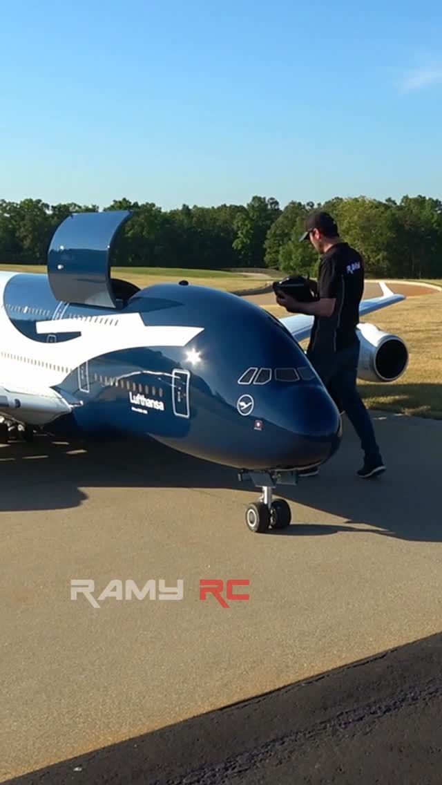 We're so proud of this one! Watch that landing at the end😉 #airbus #a380 #rc