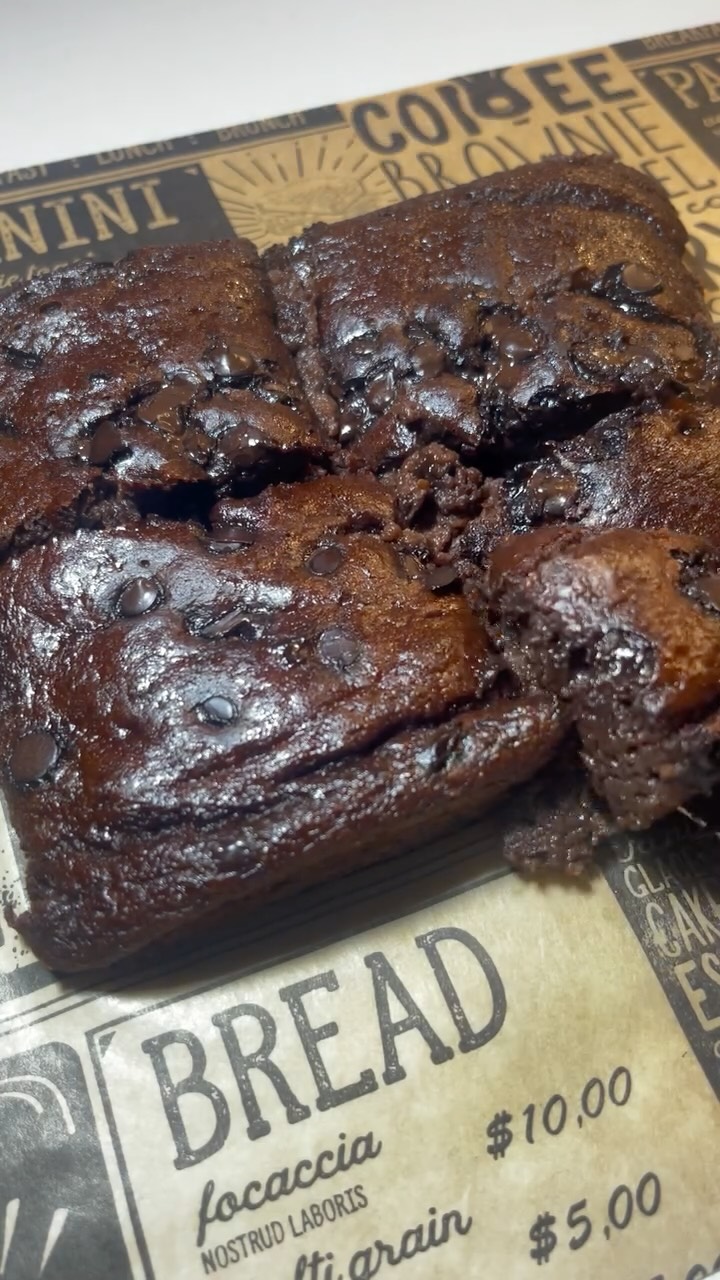 3 Malzemeli Brownie 🍫 Bu tarifi sosyal medyada çok görüyordum ama açıkçası çok lezzetli olacağına in…