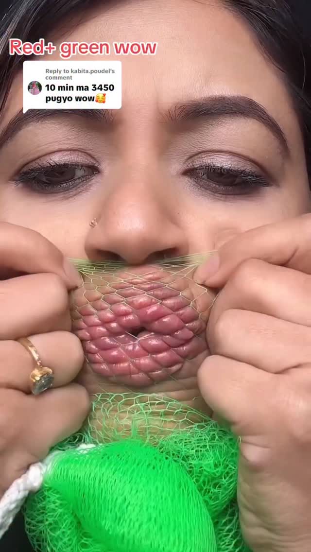 Funny lipstick hack #lipstickhack #LipHack #lipstickapply #sathisbeautyworld