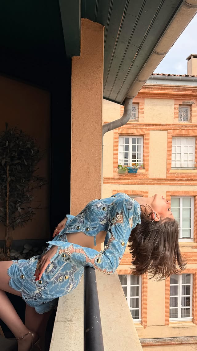 Je danse avec le vent, la pluie.