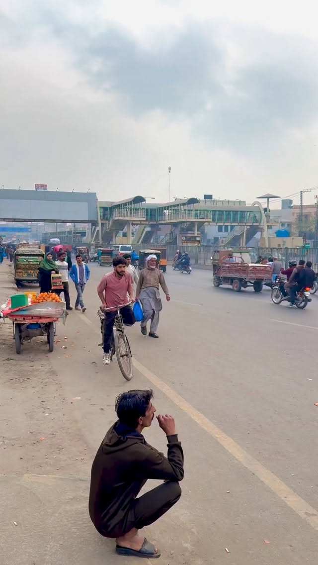 Funny 🤣 comedy 🎭 public prank 😁#viral #reelsviral #instareels #explorepage #trendingreels