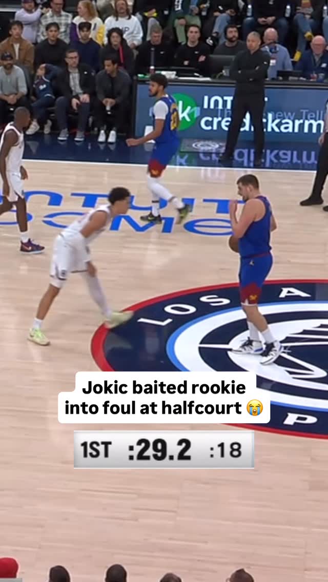 Sports pin