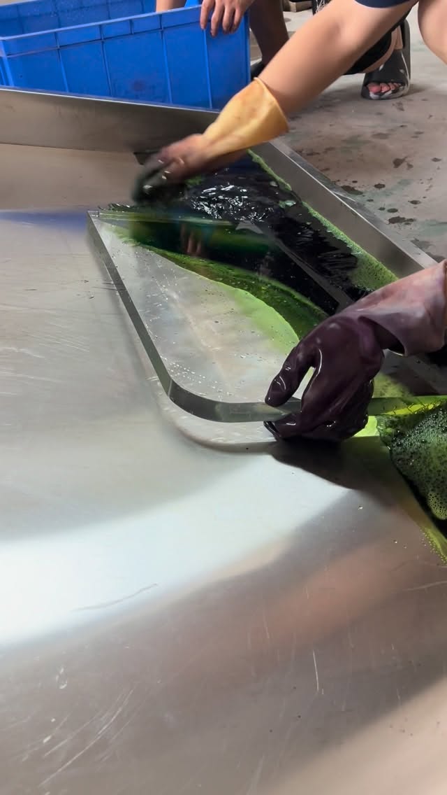 Acrylic dyeing#acrylicfactoryqatar #acrylicfactory #acrylicbookshelf #acrylicfactorydirect #acrylics…