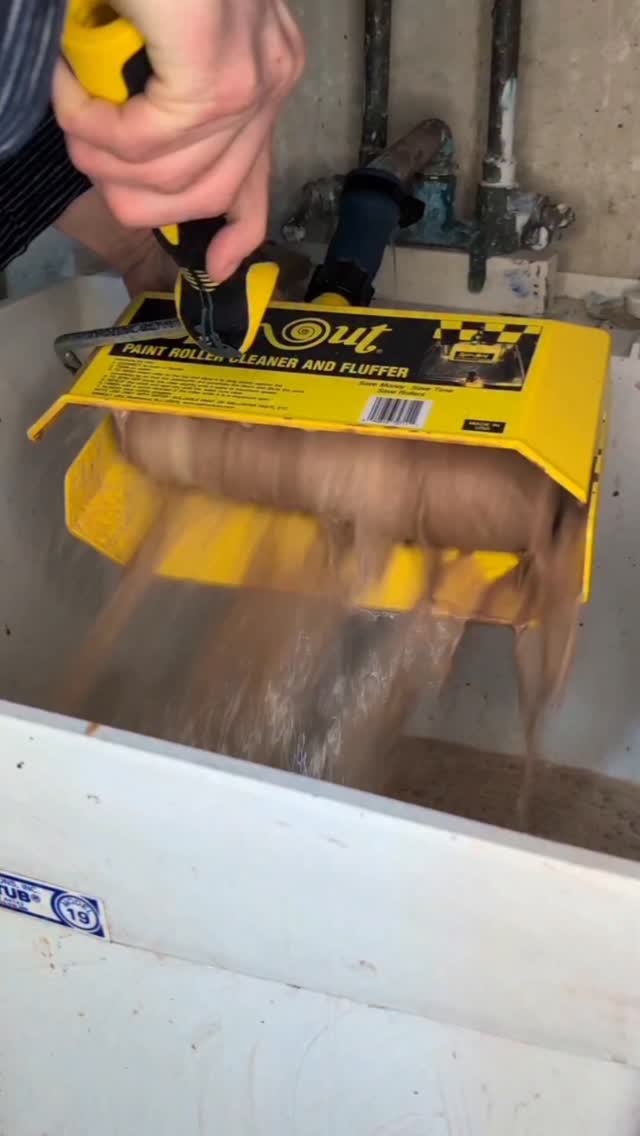 Simple and clever way to clean your roller quickly. Comment "spinout",make sure you are following an…