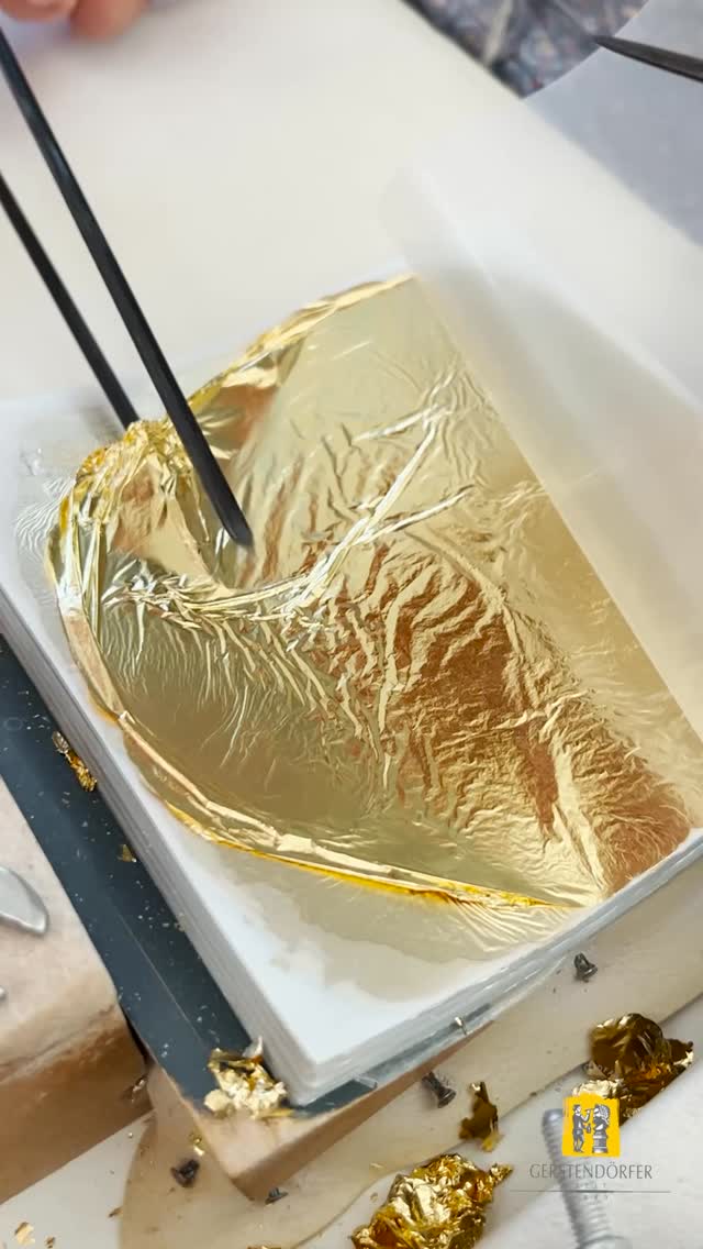 Wusstest du, dass wir 28 verschiedene Legierungen anbieten?✨ Von 24 Karat Turmgold „Drei Kronengold“…