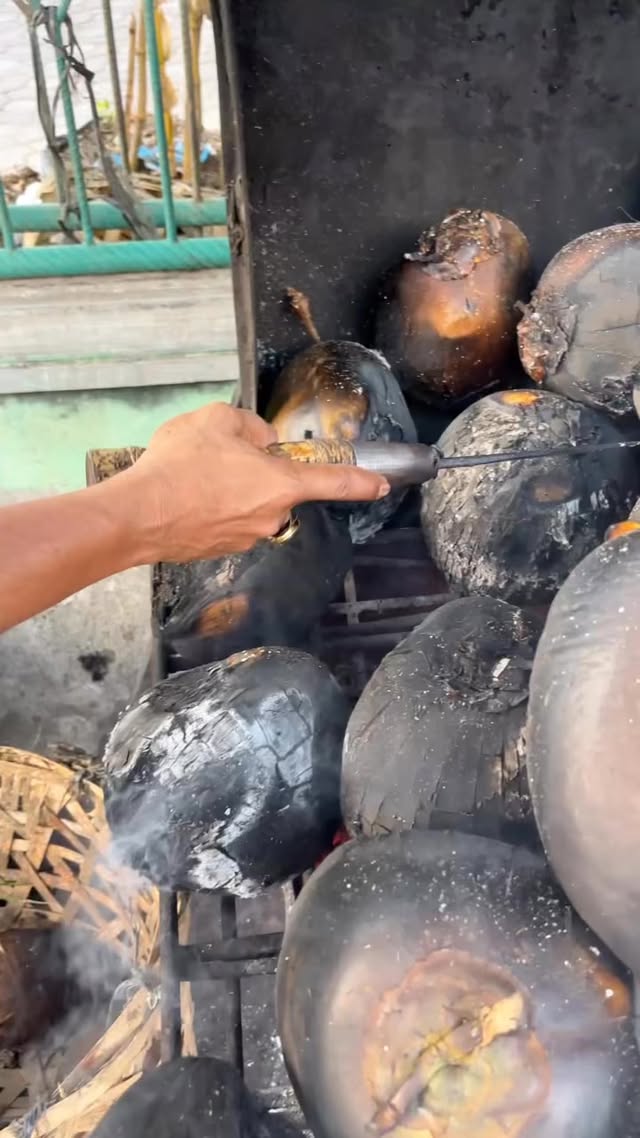 Must Try! Hot Roasted Coconut Water in Indonesia #coconut #cuttingskills #asmr