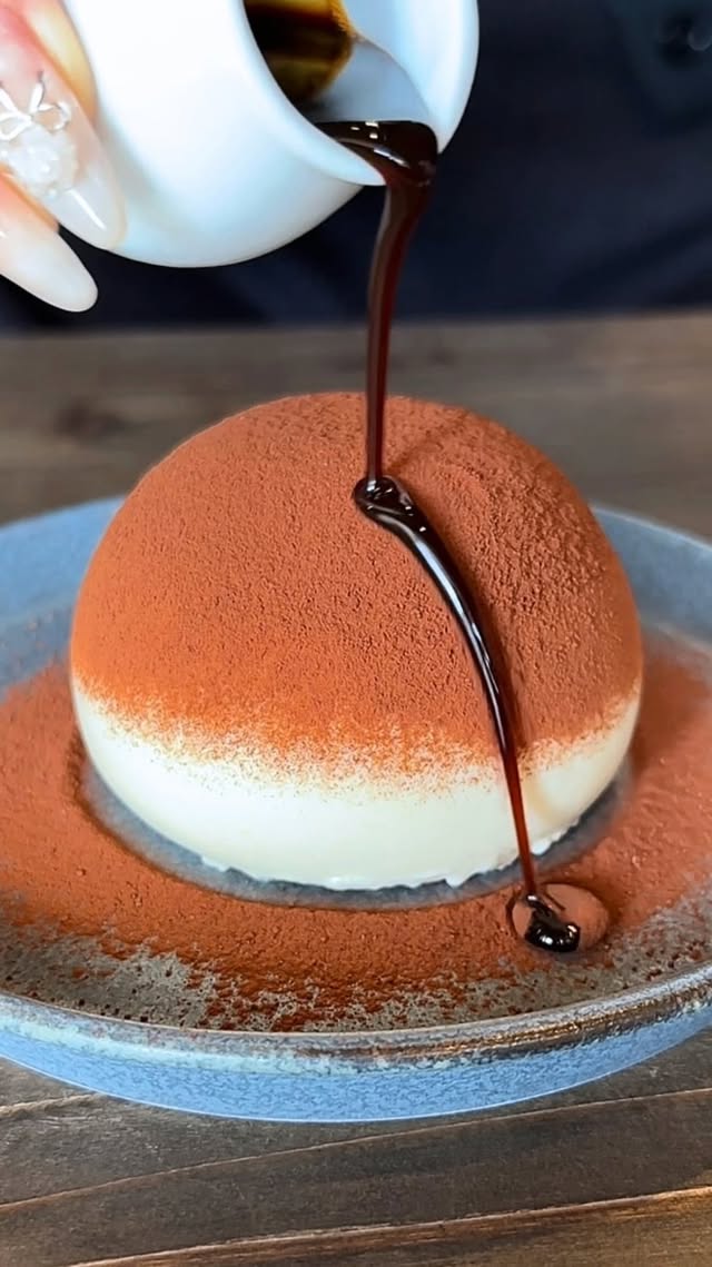 ふわふわ可愛いティラミス🍰@mgtr_gourmet- ̀͏̗ 福岡を中心に美味しいスイーツを正直にレポ ́͏̖-フォローして、お店をチェックにしてみてね👻 . ふわふわのまんまる可愛いティラミスボー…