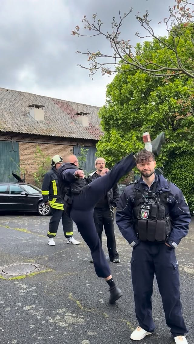 Streifenteam @inscopenico und @michael.smolik im Einsatz 👮🏼‍♂️👮🏻‍♂️ #einsatzbereit #police