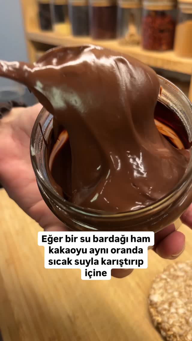 🍫 Sağlıklı Nutella | 2 Malzemeyle Ev Yapımı Çikolata Tam bir antioksidan ve mineral kaynağı olan ham…