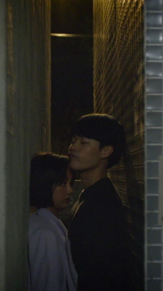 Jungpal was fighting for his life-😭✋🏼 🎬: reply 1988 on Netflix! --------- Reply 1988 is a nostalgic …