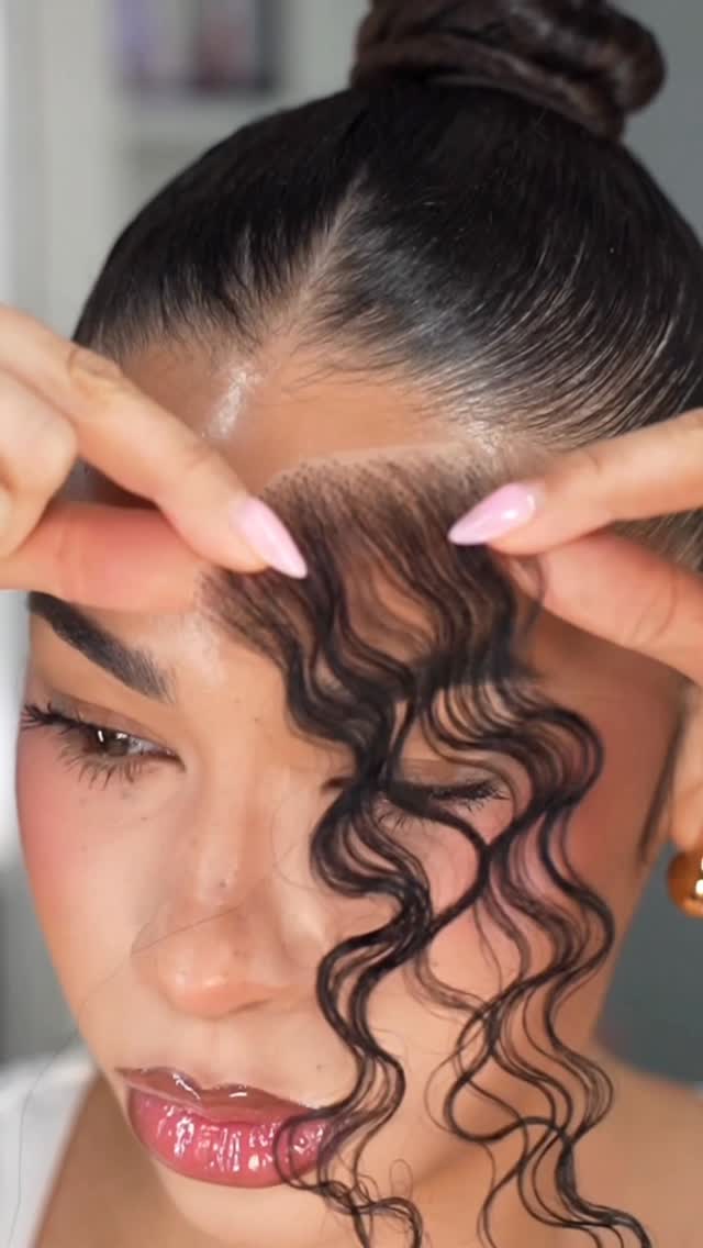 Quick bangs ✨✨. Would you try it?! ☺️ .. . #makeuphacks #makeuphack #makeupvideos