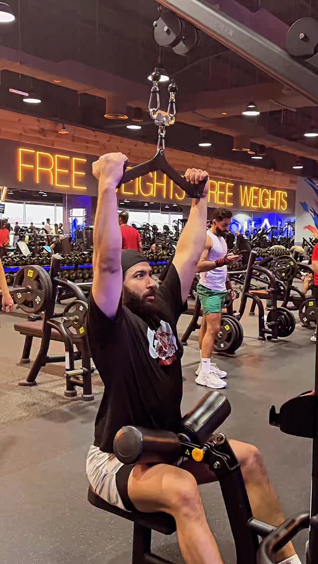 ⁨ ⁨ ⁨ ⁨ الحقونا ياناس 😂😂 #امشي_الاه_من_هنا #gym #جيم #ترند_اليوم #اهداف_اليوم⁩⁩⁩⁩