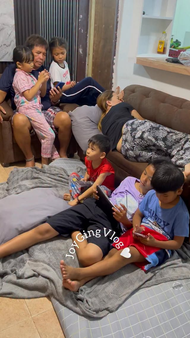 Natulog raman unta ko, kinsa kahay nagbuhat?