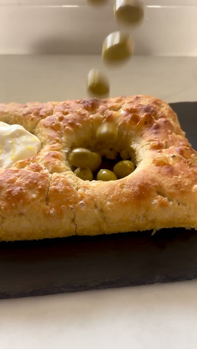 Focaccia + charcuterie = endless possibilities Make your focaccia as usual, but for the final proof,…
