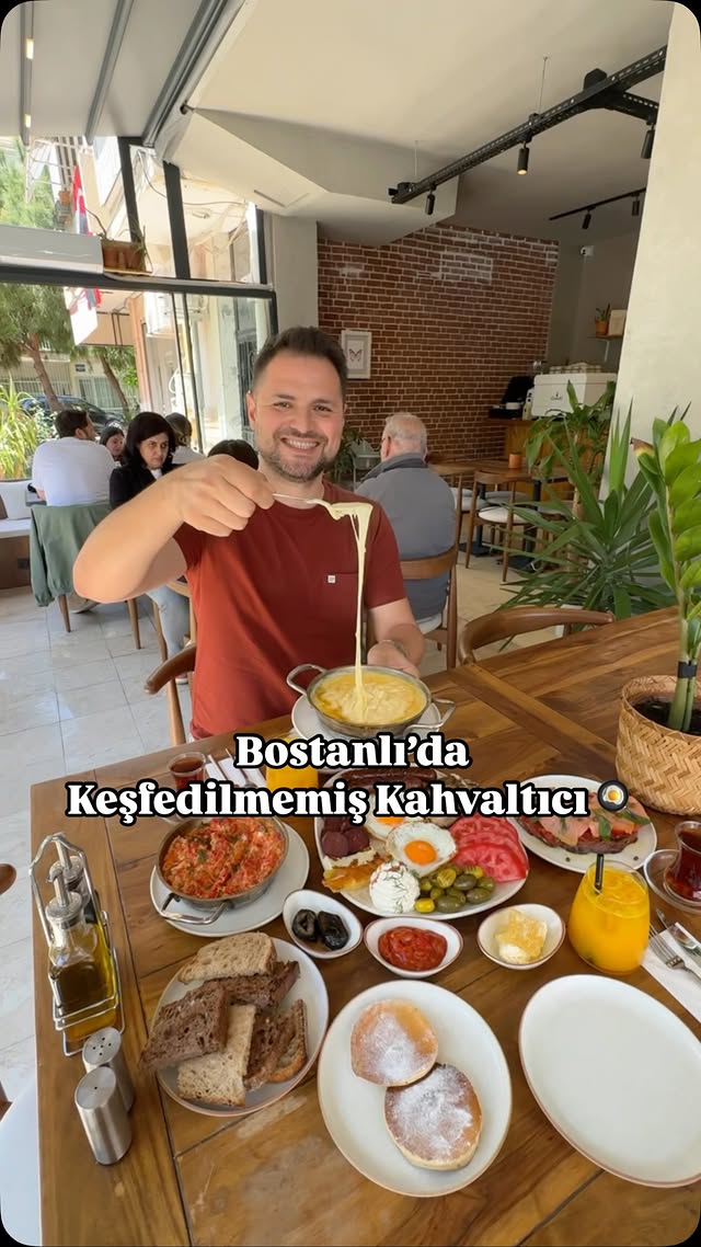Bostanlı’da keşfedilmemiş bir kahvaltıcı 🍳 @nim.bostanli #reklam küçük tatlı samimi bir yer. Ürünler…